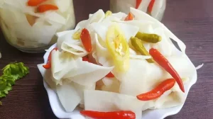 Măng Ngâm Ớt Có Tốt Không? Phân Tích Toàn Diện Về Lợi Ích & Rủi Ro