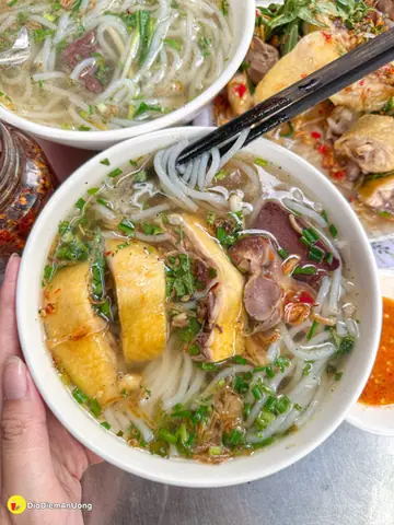 Bánh Canh Gà Cô Huyền