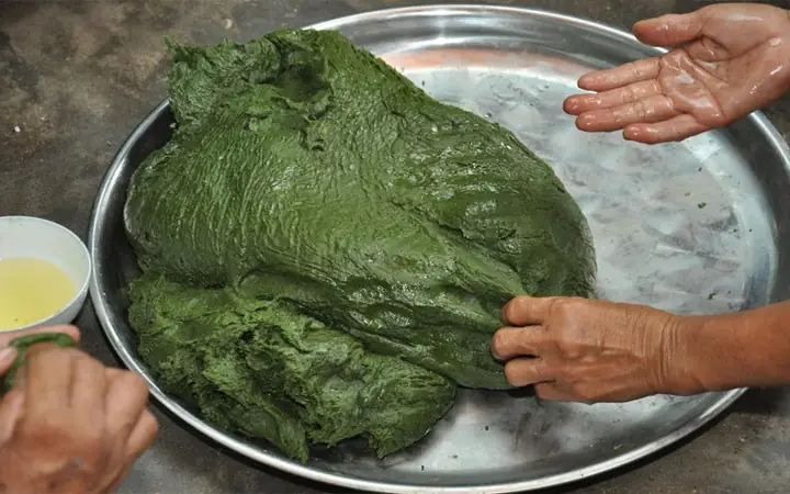 Bánh Gai Làm Từ Bột Gì