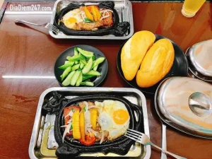 Bánh Mì Bít Tết Chính Hạnh