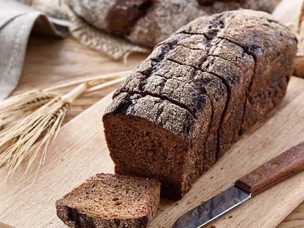 Bánh Mì Đen Làm Từ Gì? Thành Phần & Hướng Dẫn Chi Tiết