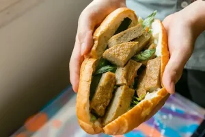 Đánh Giá Chi Tiết Top 5+ Quán Bánh Mì Xíu Mại Nha Trang Ngon Chuẩn Vị