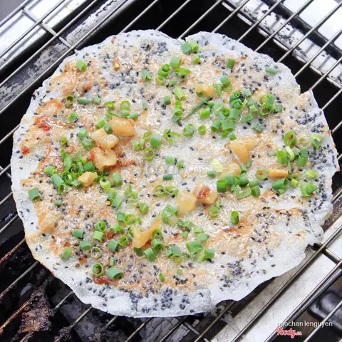 Bánh Tráng Nướng Mắm Ruốc Tóp Mỡ