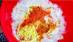 Bánh Tráng Trộn Bà Gánh: Công Thức & Bí Quyết Từ Quán Nổi Tiếng