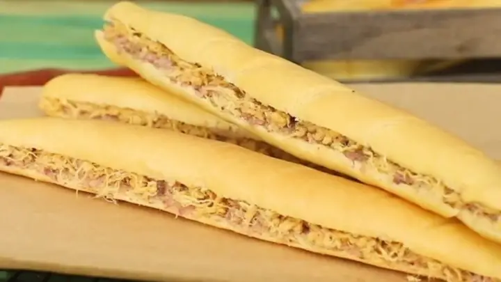 Cách Làm Bánh Mì Que Sài Gòn Nóng Giòn Chuẩn Vị Tại Nhà