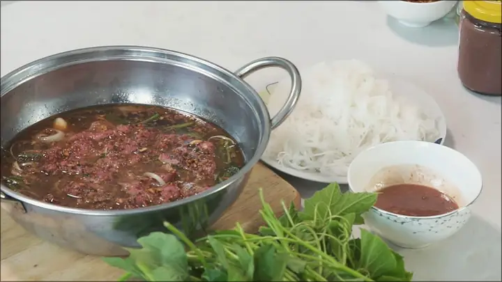 Cách Làm Bò Nhúng Mắm Ruốc Chuẩn Vị Miền Trung Từ A-z