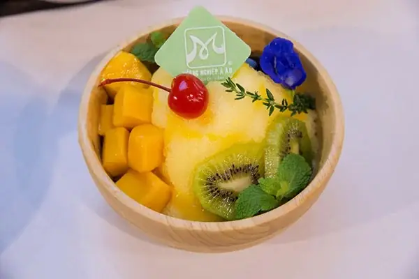 Cách Làm Đá Bào Không Cần Máy: Bingsu Xoài Mát Lạnh Tại Nhà