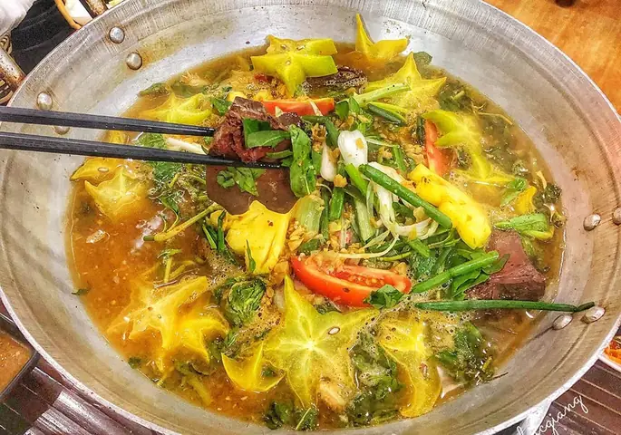 Hướng Dẫn Nấu Lẩu Lòng Bò Thơm Dứa Chuẩn Vị Tại Nhà