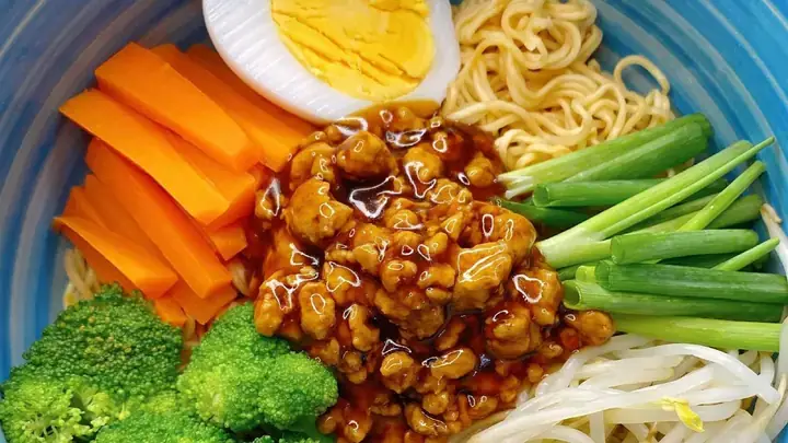 Cách Làm Nước Sốt Mì Xào Đơn Giản Tại Nhà: 3 Công Thức Chuẩn Vị