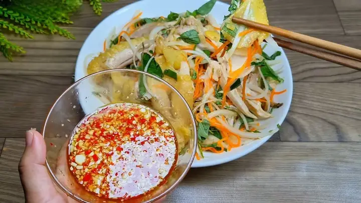 Cách Làm Nước Mắm Trộn Gỏi Gà Chuẩn Vị: 2 Công Thức Đậm Đà Dễ Thực Hiện Cách Làm Nước Mắm Trộn Gỏi Gà Chuẩn Vị: 2 Công Thức Đậm Đà Dễ Thực Hiện