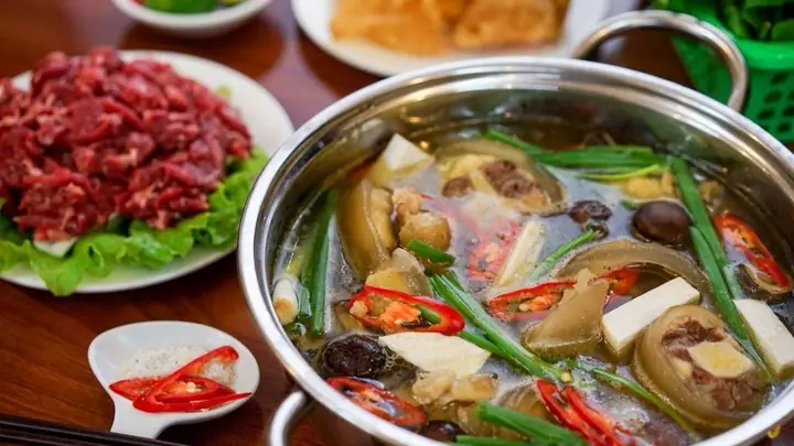 Cách Nấu Lẩu Đuôi Bò Khoai Môn Và Thuốc Bắc Đậm Đà, Mềm Ngon