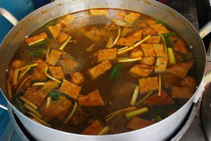 Cách Nấu Nước Lèo Bún Chả Cá Đậm Đà: Bí Quyết Từ Nha Trang Đến Đà Nẵng