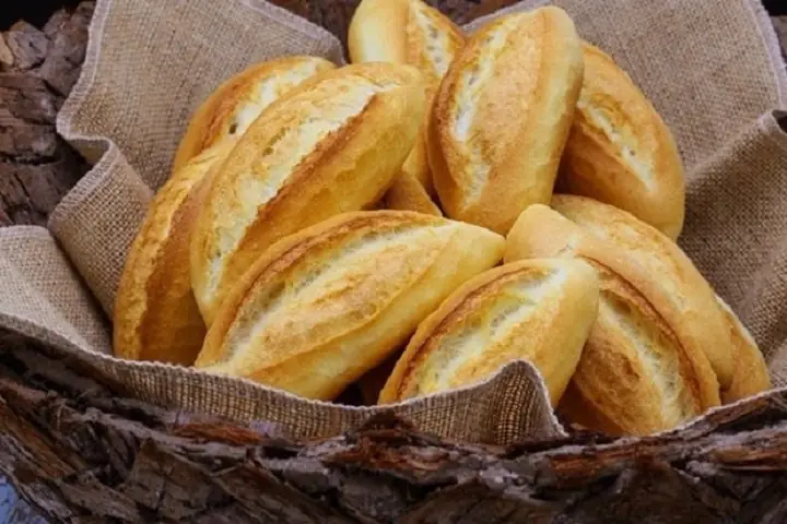 Hướng Dẫn Nướng Bánh Mì Bằng Nồi Chiên Không Dầu Chuẩn Giòn Tan