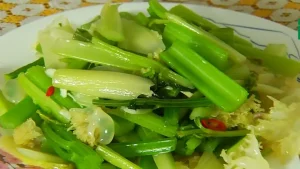 Cách Sơ Chế Cần Tây Đúng Cách Để Xào Giòn Thơm
