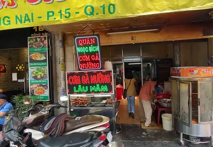Cơm Gà Nướng Ngọc Bích