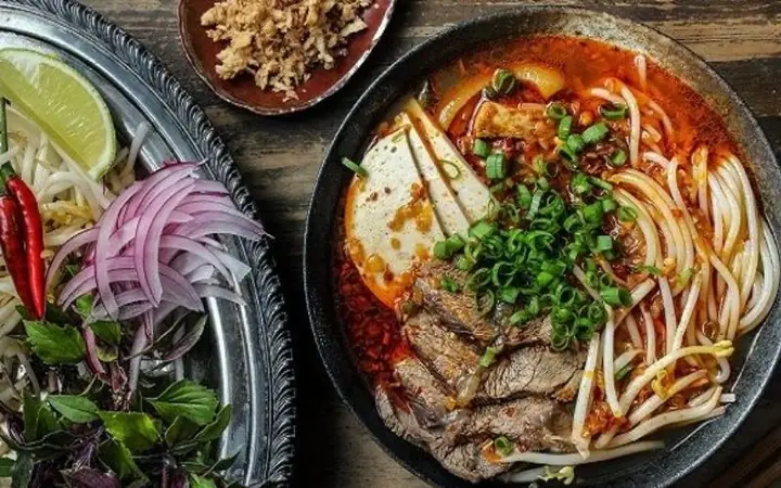 Cách Nấu Bún Bò Huế Chuẩn Vị Tại Nhà