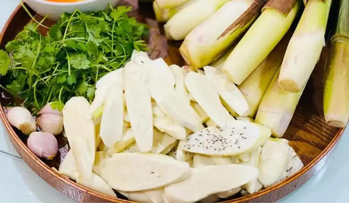 Củ Niễng Là Gì? Tổng Hợp Mọi Thông Tin Và Món Ăn Từ Củ Niễng