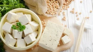 Đậu Phụ Tiếng Anh Là Gì? Khám Phá Từ Gốc & Ứng Dụng Thực Tế