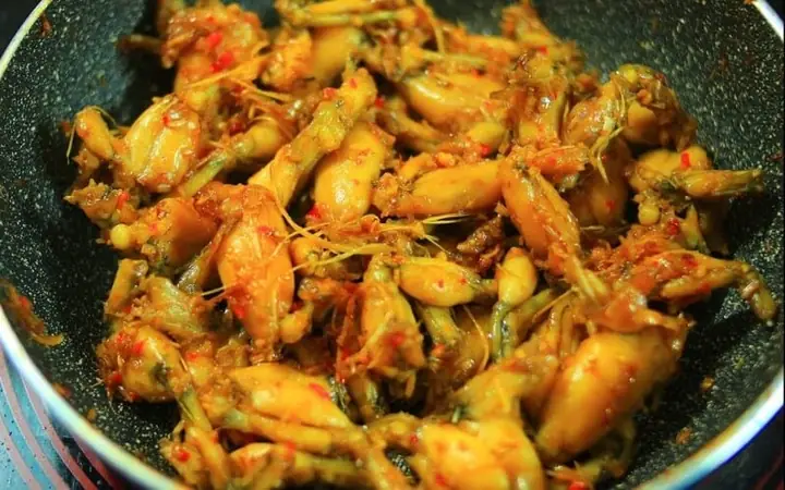 Ếch Xào Sả Ớt Ăn Với Canh Gì