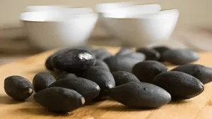 Rượu Ngâm Hạt Trám Đen: Công Dụng Và Hướng Dẫn Toàn Diện