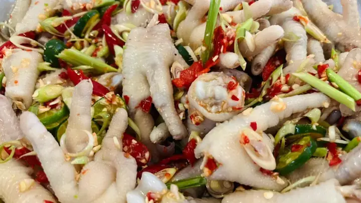 Hướng Dẫn Chi Tiết Cách Làm Chân Gà Sả Tắc Giòn Thơm Chuẩn Vị