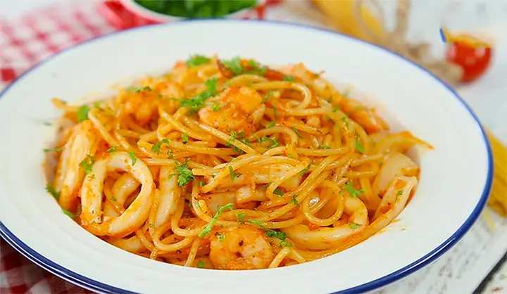 Cách Làm Spaghetti Sốt Tôm Mực Thơm Ngon Chuẩn Vị