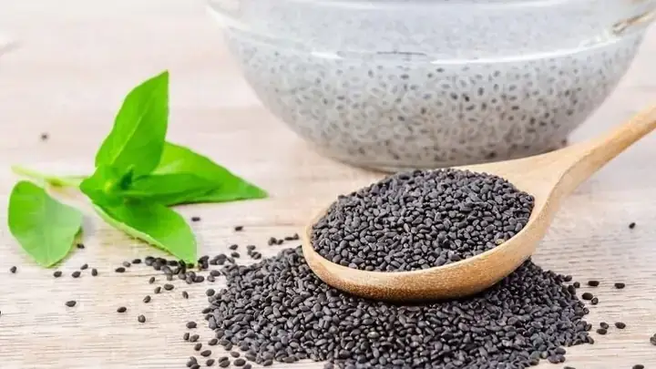 Lá É Và Lá Quế: So Sánh Chi Tiết Công Dụng Và Cách Sử Dụng Thực Tế