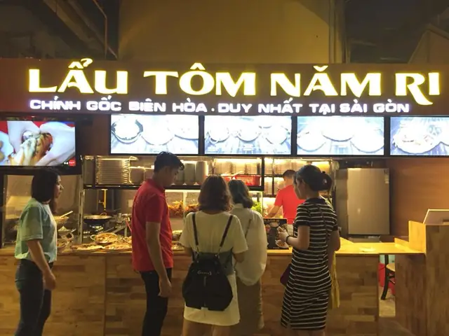 Lẩu Tôm 5 Ri Sài Gòn