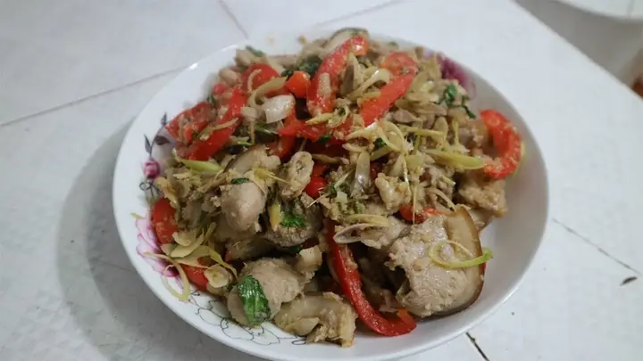 Lợn Mán Xào Sả Ớt