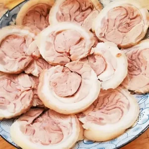 Luộc Chân Giò Nguyên Cái