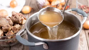Nước Hầm Xương Để Tủ Lạnh Được Bao Lâu? Hướng Dẫn Bảo Quản Chi Tiết