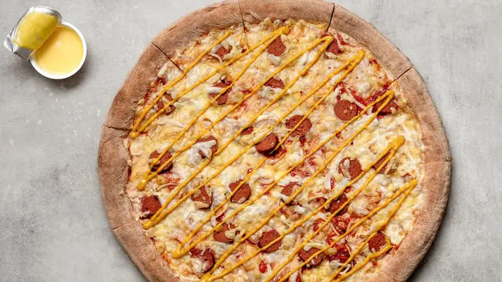 Cách Làm Pizza Xúc Xích Viền Phô Mai Thơm Ngon Tại Nhà