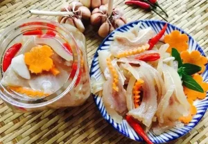 Tai Heo Ngâm Chua Ngọt Để Được Bao Lâu? Hướng Dẫn Bảo Quản Chuẩn An Toàn