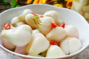 Ăn Hành Muối Có Tốt Không? Phân Tích Toàn Diện Lợi Ích Và Tác Hại
