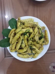 Ăn Tằm Lá Sắn Có Tốt Không