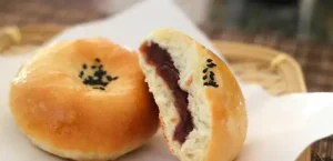 Bánh Bột Mì Nhân Đậu Đỏ