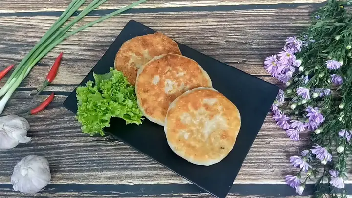 Cách Làm Bánh Bột Mì Chiên Nhân Thịt Heo Và Gà Giòn Rụm