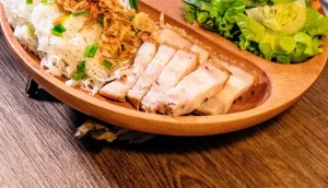 Review Quán Bánh Hỏi Heo Quay Aji Kim Mã Thượng: Trải Nghiệm Đáng Xem Xét Trên Con Đường Ẩm Thực Hà Nội