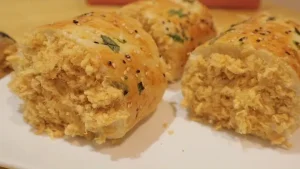 Cách Làm Bánh Mì Cuộn Chà Bông Thơm Ngon Chuẩn Vị Tại Nhà