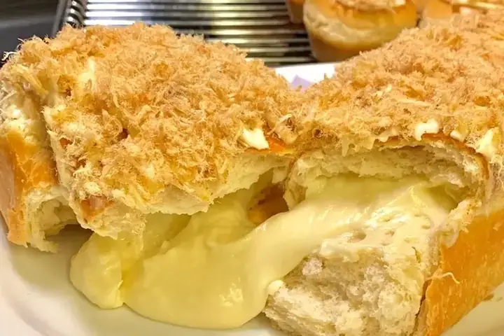 Hướng Dẫn Chi Tiết Cách Làm Bánh Mì Sốt Phô Mai Tan Chảy Chuẩn Vị