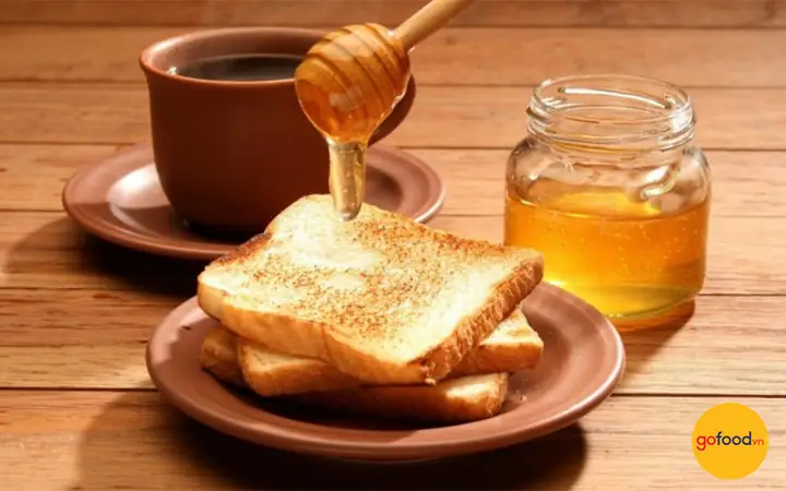 Bánh Mì Với Mật Ong