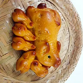 Bánh Trung Thu Bầy Heo 5 Con Thành Long: Review Toàn Diện Về Thiết Kế, Hương Vị Và Chất Lượng
