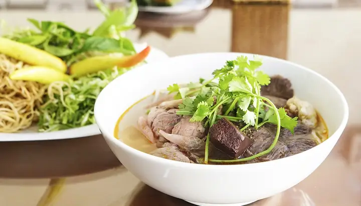 Cách Làm Bún Bò Huế Chính Gốc Đúng Chuẩn: Hướng Dẫn Chi Tiết