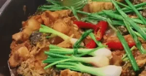 Cách Kho Cá Dưa Chua Thịt Ba Chỉ: Công Thức "3 Trong 1" Đậm Đà, Hảo Hạng