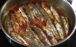 Cá Nục Kho Cay Miền Trung