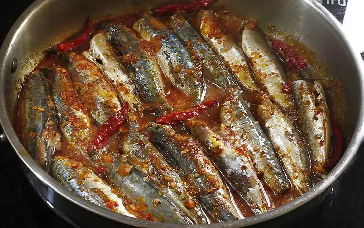 Cá Nục Kho Cay Miền Trung