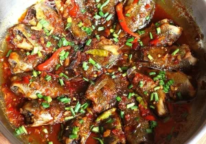 Cách Kho Cá Rô Đồng Với Tiêu Đen: Bí Quyết Thấm Vị Cay Nồng