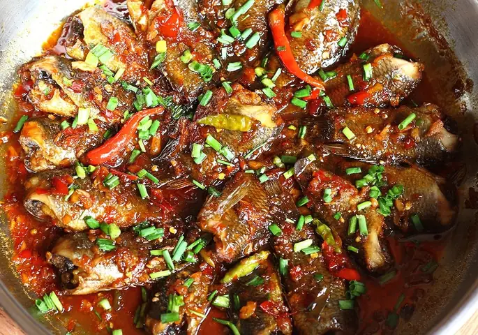 Cách Kho Cá Rô Đồng Với Tiêu Đen: Bí Quyết Thấm Vị Cay Nồng