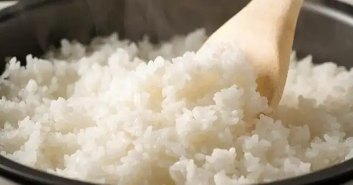 Cách Đo Nước Nấu Cơm Bằng Lóng Tay: Bí Quyết Truyền Thống Cho Nồi Cơm Ngon