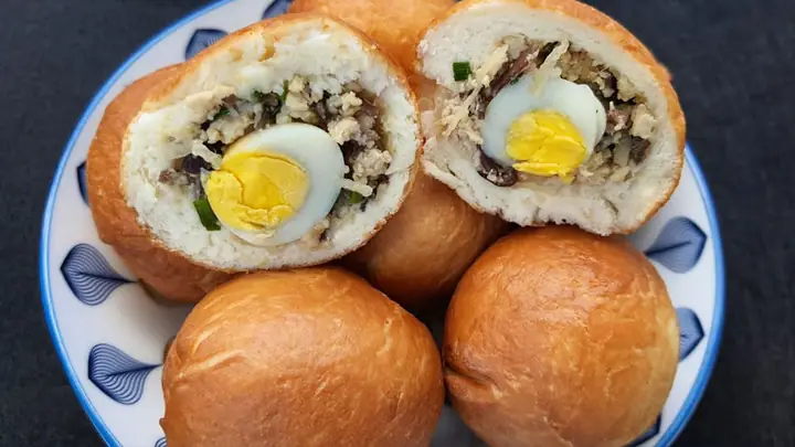 Cách Làm Bánh Bao Chiên Nhân Thịt Trứng Cút
